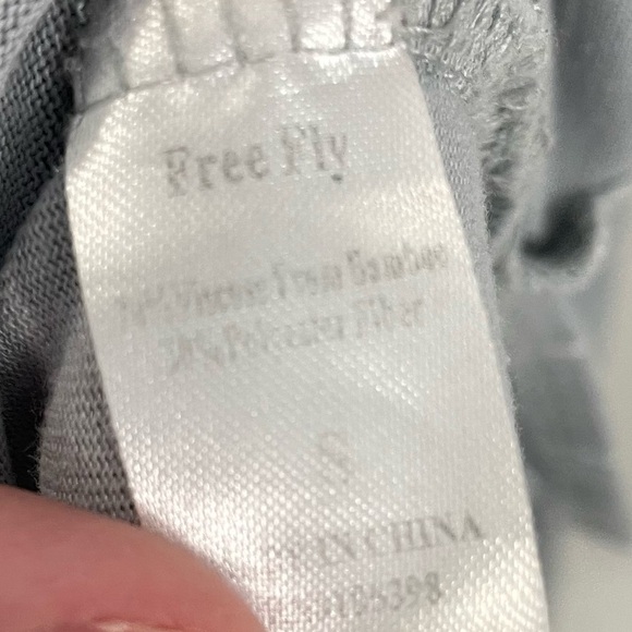 Free Fly Shoreline Long Sleeve Bamboo Shirt Size Small Womens Gray Stripe. 13 - Picture 6 of 8